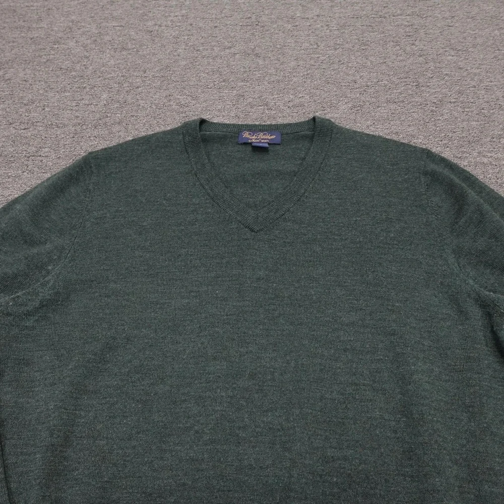 Brooks Brothers Sweater Mens Medium Green V Neck 100% Saxxon Wool Knit Pullover
